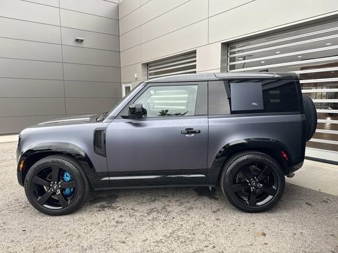 Certified 2022 Land Rover Defender 90 V8 AWD/4WD image 4