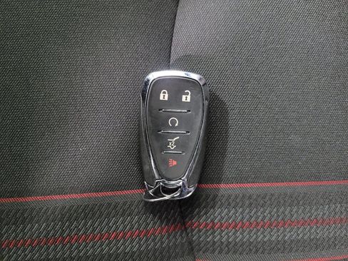 Used 2023 Chevrolet Equinox RS FWD image 32