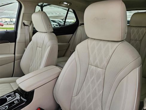 Used 2023 Buick Envision Avenir FWD image 10