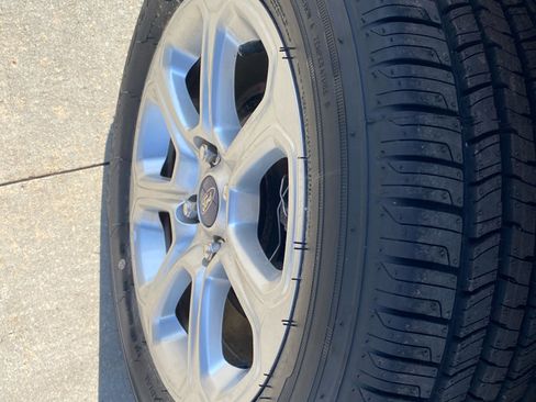 Used 2019 Ford EcoSport SE image 12