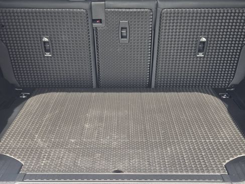 Used 2025 Land Rover Defender 110 S AWD/4WD image 32