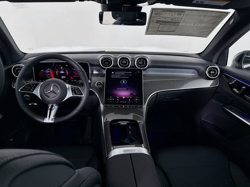 Used 2026 Mercedes-Benz GLC 300 4MATIC image 24
