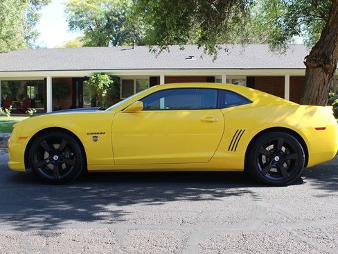 Used 2010 Chevrolet Camaro SS w/ RS Package RWD image 2