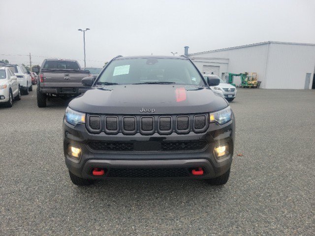 Used 2022 Jeep Compass Trailhawk w/ Trailhawk Convenience Group AWD/4WD image 4