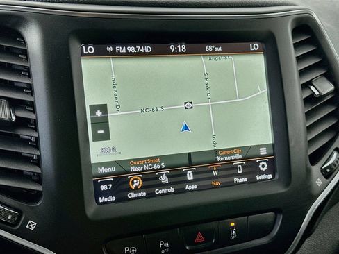 Used 2023 Jeep Cherokee Altitude Lux AWD/4WD image 19