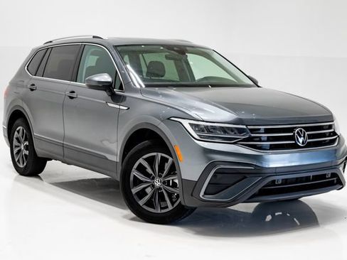 Used 2023 Volkswagen Tiguan SE FWD image 6