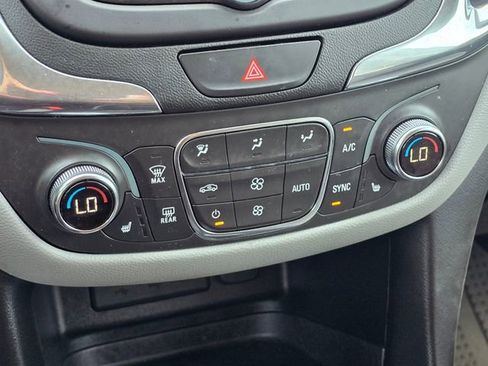 Used 2021 Chevrolet Equinox LT w/ Driver Convenience Package FWD image 34