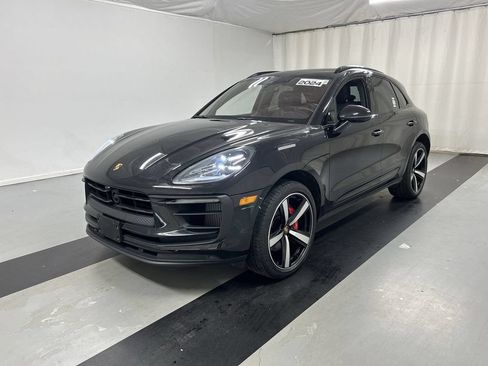 Certified 2024 Porsche Macan S AWD/4WD image 5