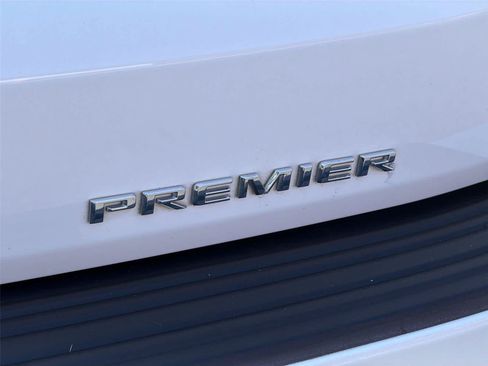 Used 2022 Chevrolet Tahoe Premier AWD/4WD image 8