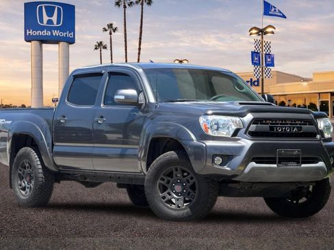Used 2014 Toyota Tacoma 4x4 Double Cab w/ TRD Sport Package image 2