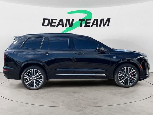 Used 2023 Cadillac XT6 Sport w/ Technology Package image 9