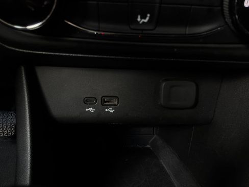 Used 2025 Buick Encore GX Preferred FWD image 23
