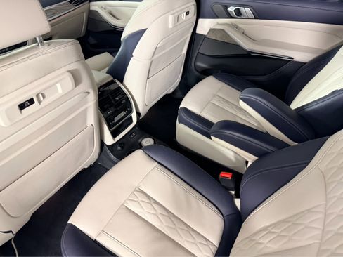 Used 2019 BMW X7 xDrive50i w/ M Sport Package image 18