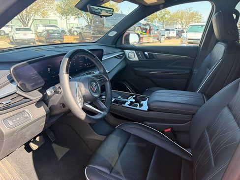 Used 2025 Buick Enclave Avenir w/ Super Cruise Package FWD image 8