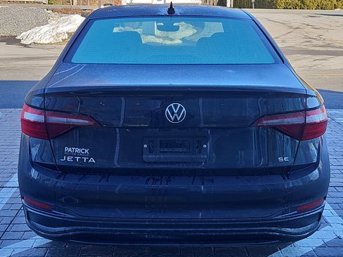 Certified 2023 Volkswagen Jetta SE w/ Panoramic Sunroof Package image 25