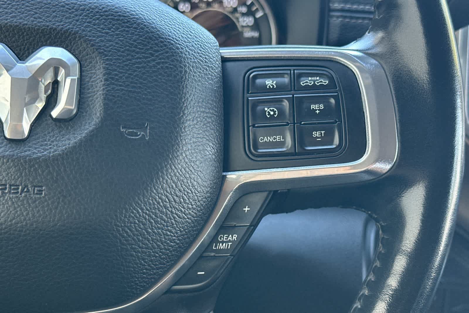 Used 2022 RAM 2500 Laramie AWD/4WD image 30