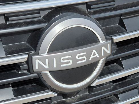 Used 2024 Nissan Rogue SV w/ SV Premium Package FWD image 35