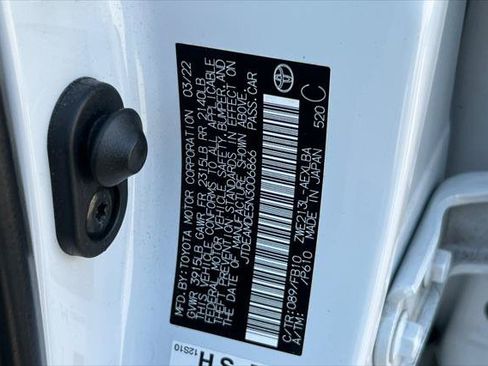 Certified 2022 Toyota Corolla LE FWD image 32