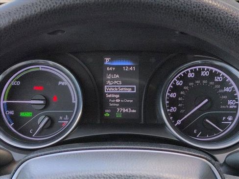 Used 2020 Toyota Camry LE FWD image 15