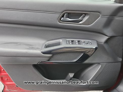 New 2026 Nissan Pathfinder SV image 15