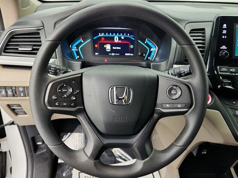Used 2023 Honda Odyssey EX image 13