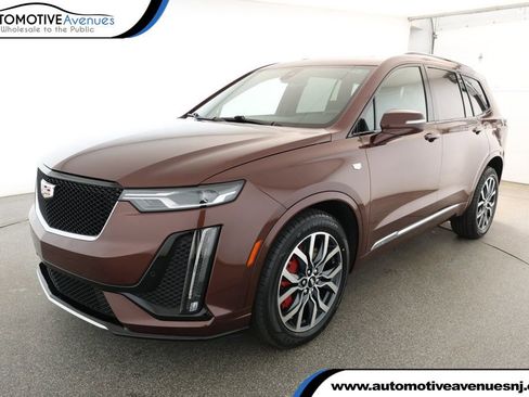 Used 2022 Cadillac XT6 Sport image 1