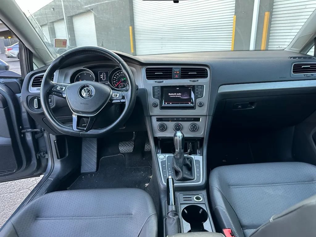 Used 2015 Volkswagen Golf TDI S FWD image 9
