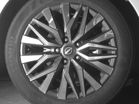 Used 2025 Nissan Altima 2.5 SV FWD image 13