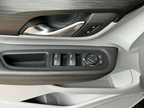 Used 2023 GMC Terrain SLE w/ Driver Convenience Package image 15