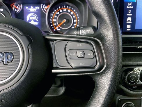 Used 2025 Jeep Wrangler Unlimited Sport AWD/4WD image 19