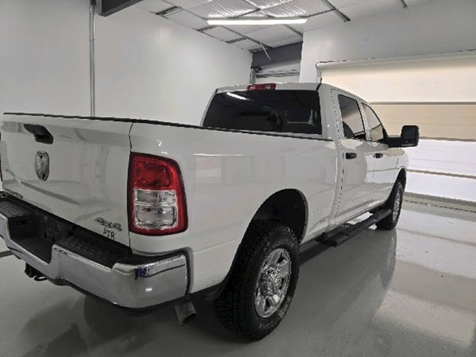 Used 2024 RAM 2500 Tradesman w/ Chrome Appearance Group AWD/4WD image 10