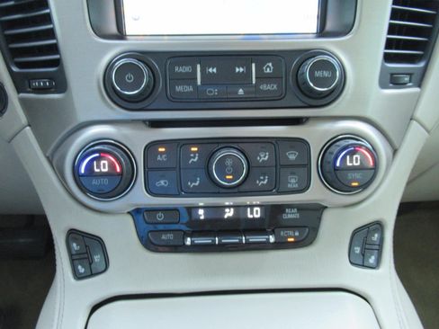 Used 2015 GMC Yukon Denali w/ Premium Package RWD image 27