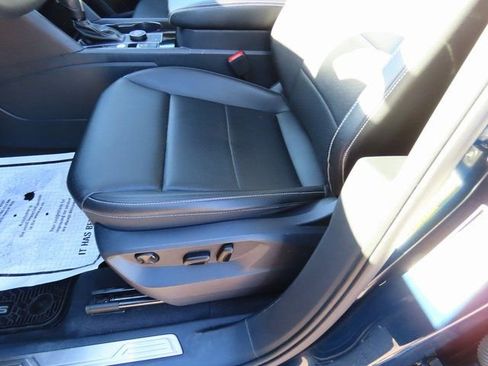 Used 2023 Volkswagen Atlas SE image 38