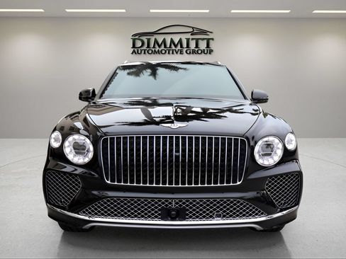 Used 2025 Bentley Bentayga Extended Wheelbase AWD/4WD image 7