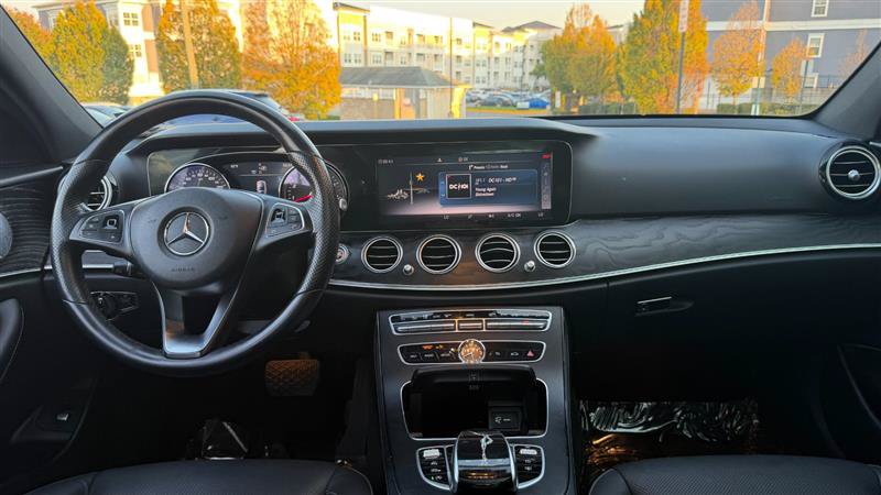 Used 2018 Mercedes-Benz E 300 image 25