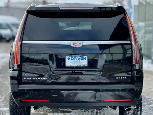 Used 2015 Cadillac Escalade Premium image 36