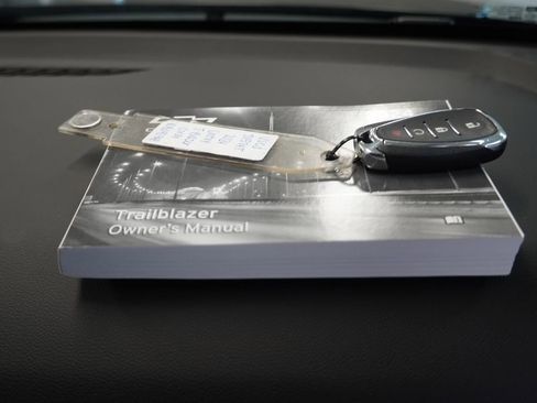Certified 2024 Chevrolet TrailBlazer LT FWD image 37