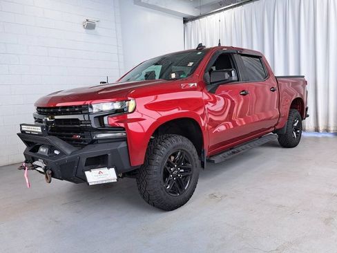 Used 2021 Chevrolet Silverado 1500 LT Trail Boss w/ LPO, Dark Essentials Package AWD/4WD image 2
