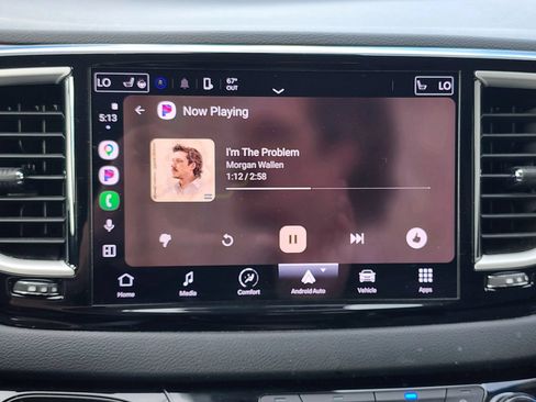Used 2023 Chrysler Pacifica Touring-L FWD image 33