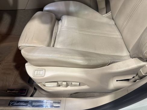 Used 2013 Cadillac SRX Luxury w/ Driver Awareness Package AWD/4WD image 23