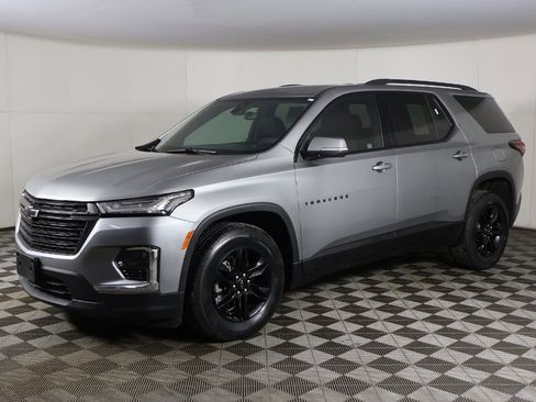 Used 2023 Chevrolet Traverse LT w/ Midnight/Sport Edition image 6