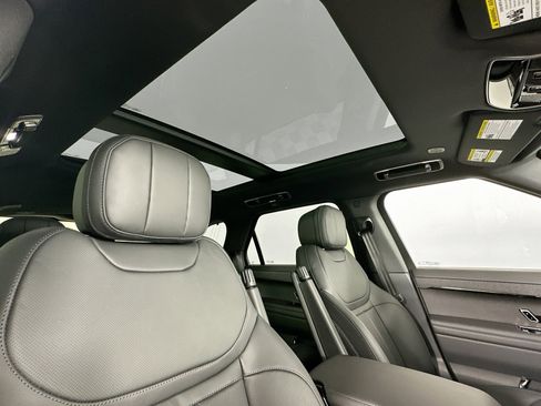 Used 2025 Land Rover Range Rover Sport Dynamic SE image 19