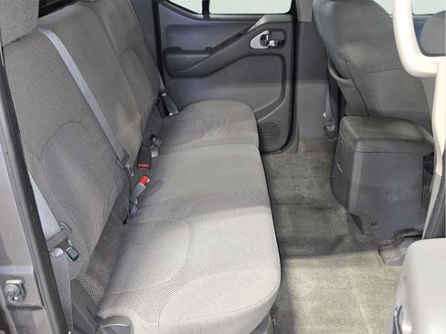 Used 2018 Nissan Frontier SV AWD/4WD image 32