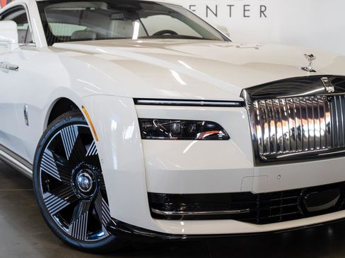 Used 2026 Rolls-Royce Spectre image 28