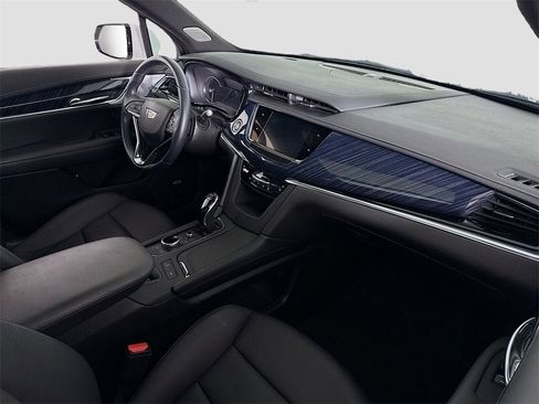 Used 2024 Cadillac XT6 Premium Luxury image 25