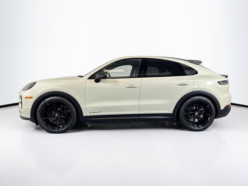 Certified 2024 Porsche Cayenne Turbo GT AWD/4WD image 2