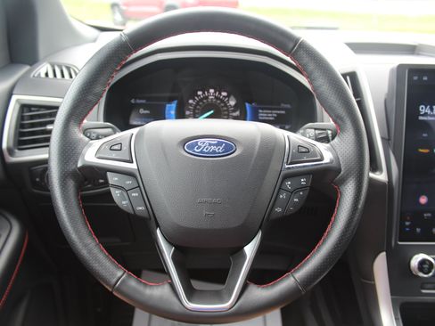 Used 2024 Ford Edge ST-Line AWD/4WD image 9