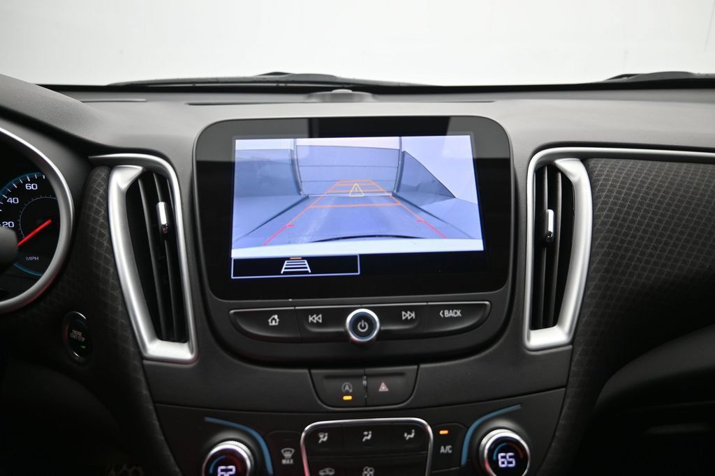 Certified 2025 Chevrolet Malibu LT FWD image 16