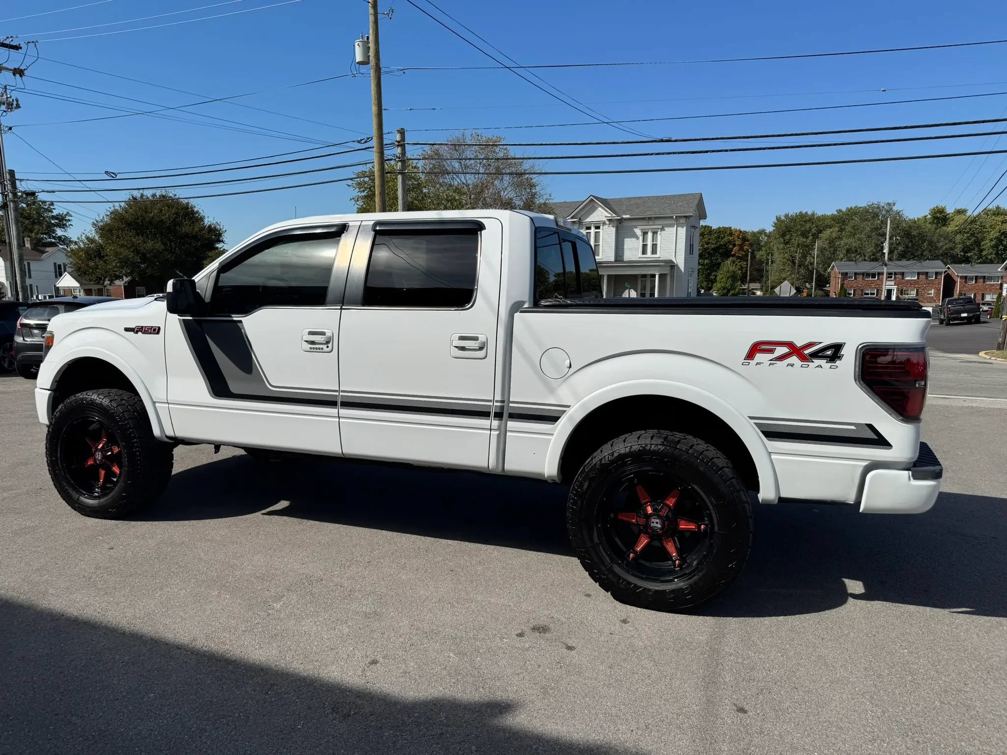 Used 2014 Ford F150 FX4 w/ Equipment Group 402A Luxury AWD/4WD image 8