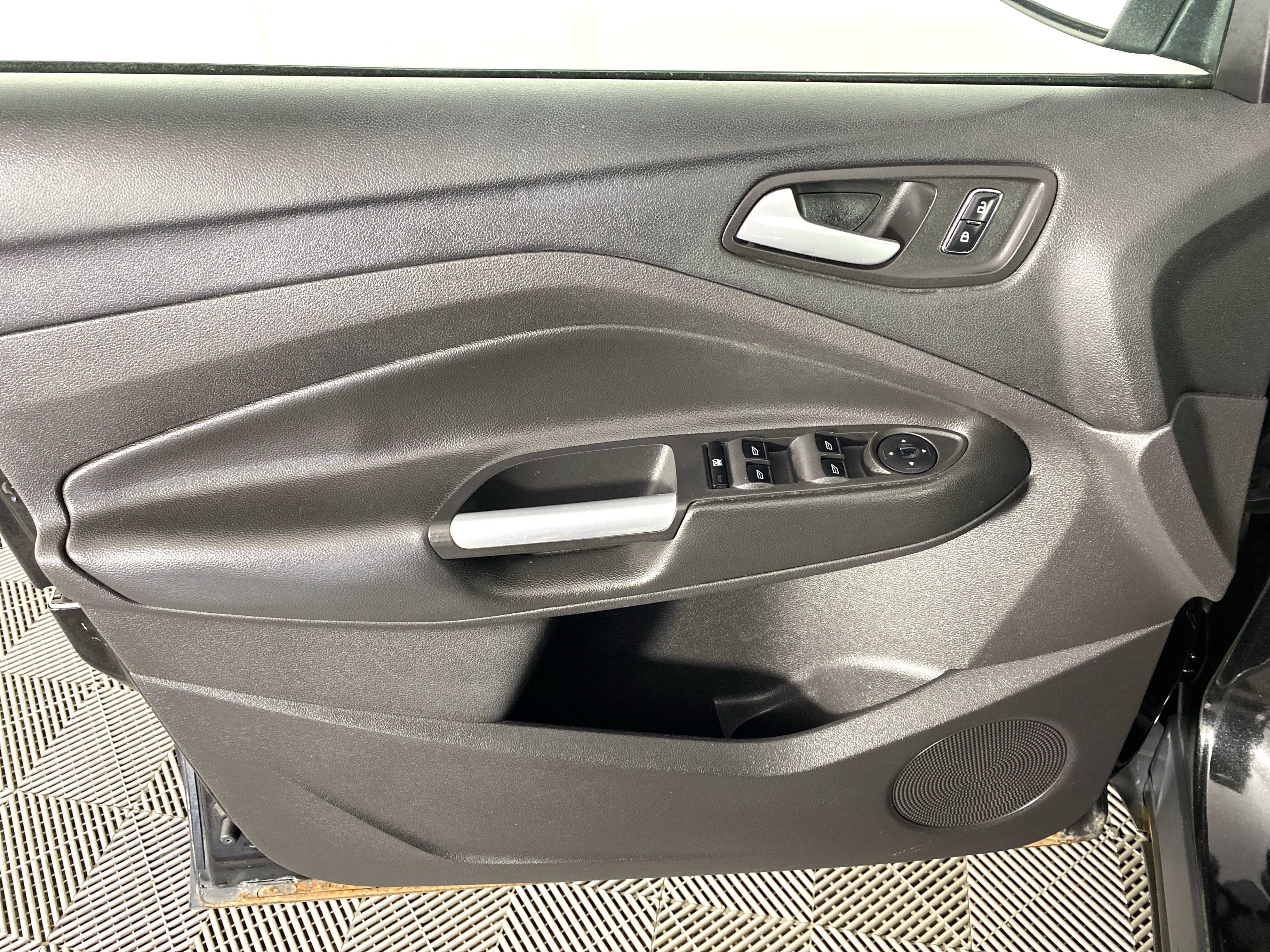 Used 2013 Ford Escape SE FWD image 10